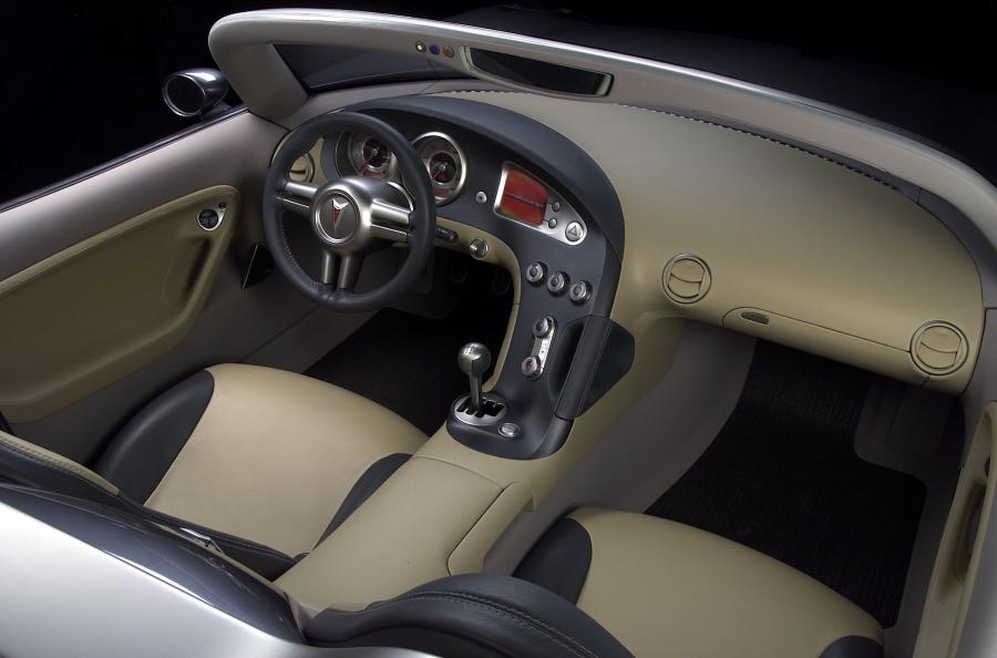  Pontiac Solstice Roadster Concept 2002 года  (фото 11 из 34)